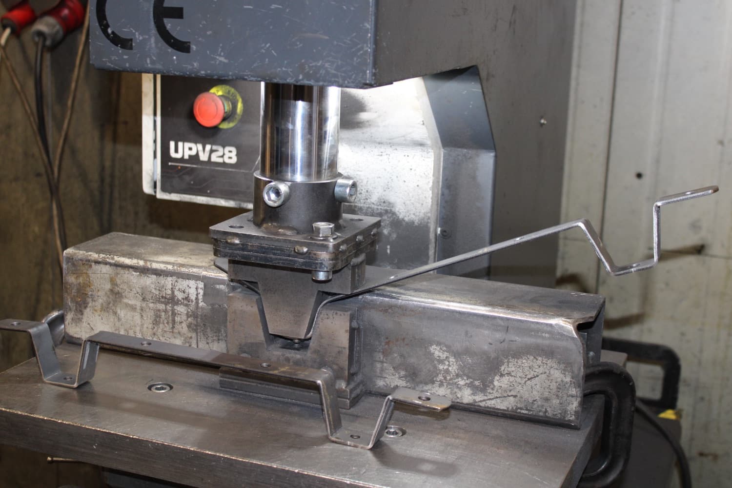 Cięcie laserowe i gięcie CNC