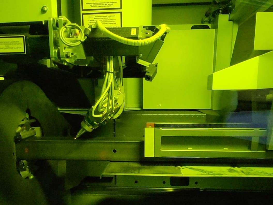 Cięcie laserowe i gięcie CNC